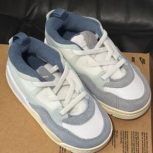 Air Jordan 4 RM toddler size 9c